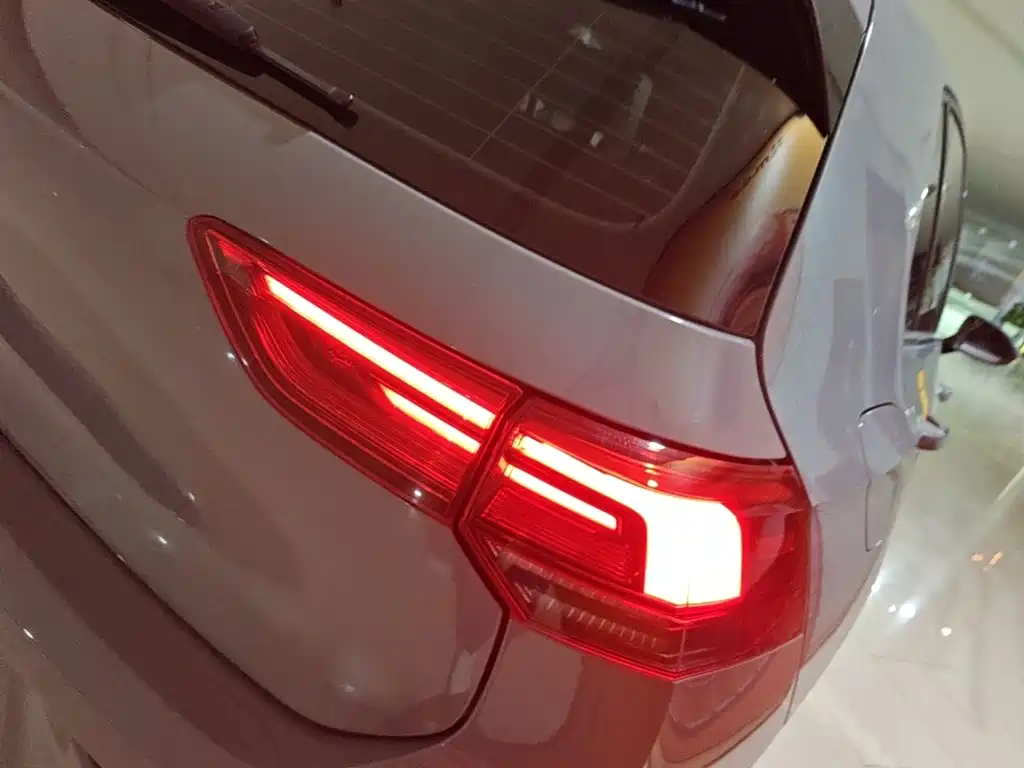 Volkswagen Golf — миниатюра 8