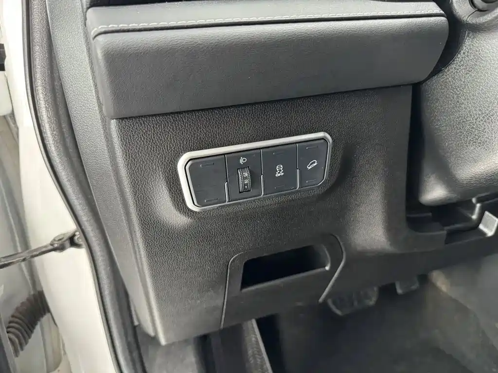 Haval M6 — миниатюра 12
