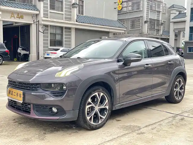 2020 Lynk & Co 02
