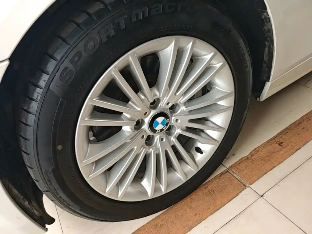 BMW 5 Series — миниатюра 25