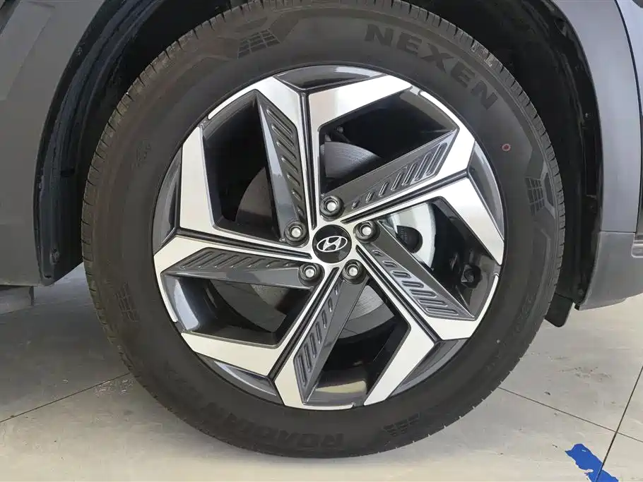 Hyundai Tucson 2023 L 1.5T AT DLX Luxury