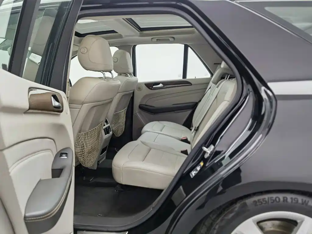 Mercedes-Benz M-Class — миниатюра 15