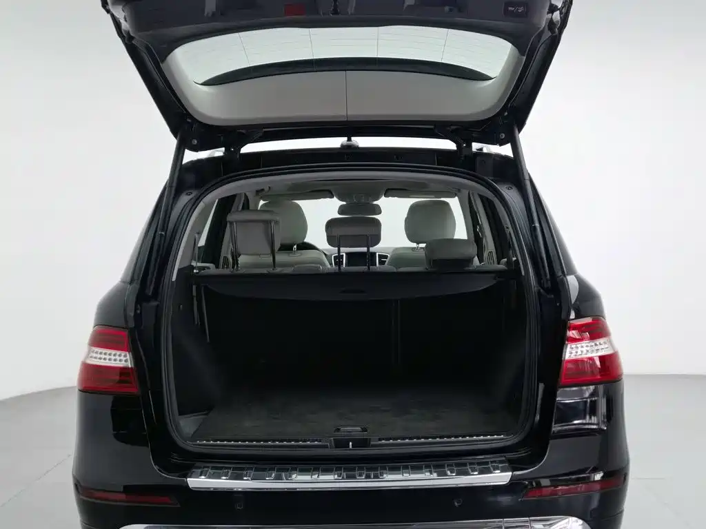 Mercedes-Benz M-Class — миниатюра 16