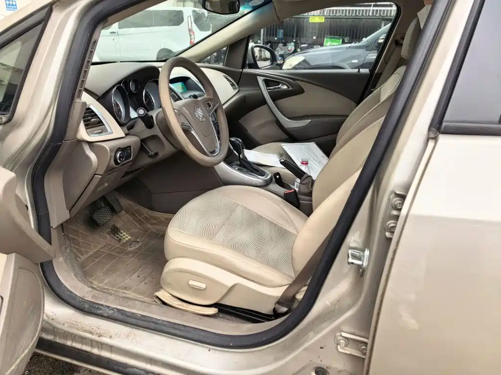 Buick Excelle — миниатюра 10