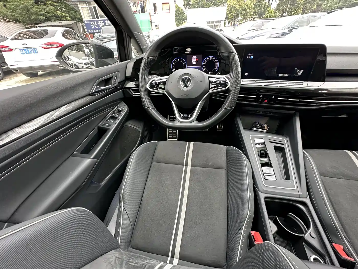Volkswagen Golf 2022 Silver/gray из Китая, фото 2
