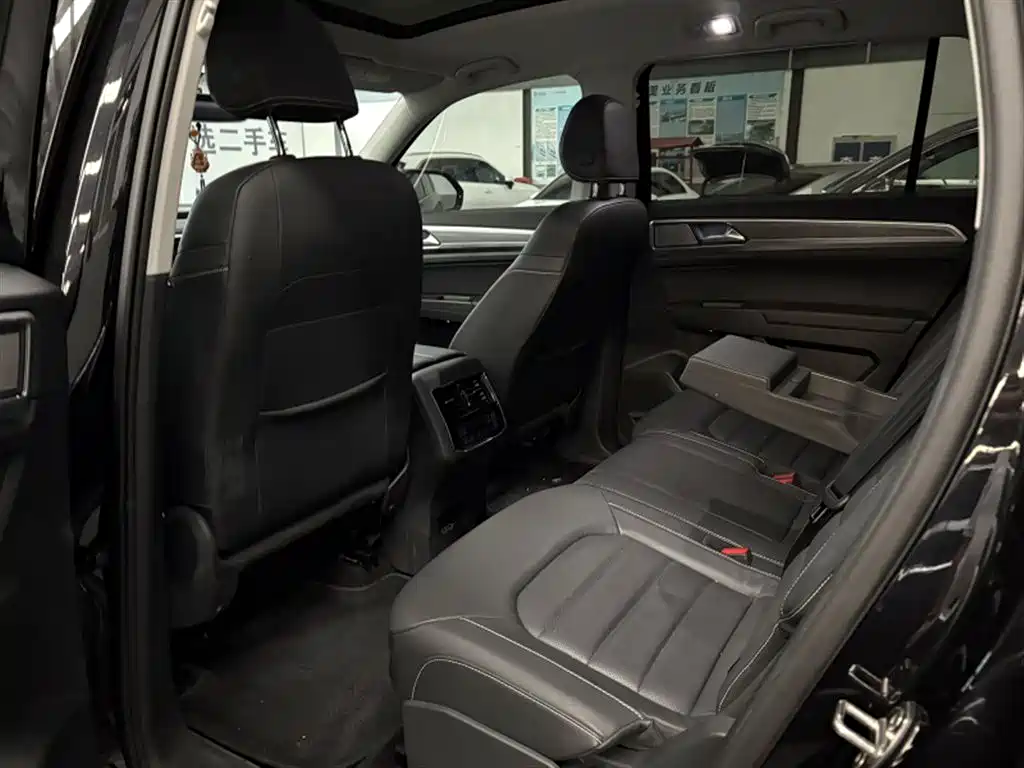 Volkswagen Teramont — миниатюра 4