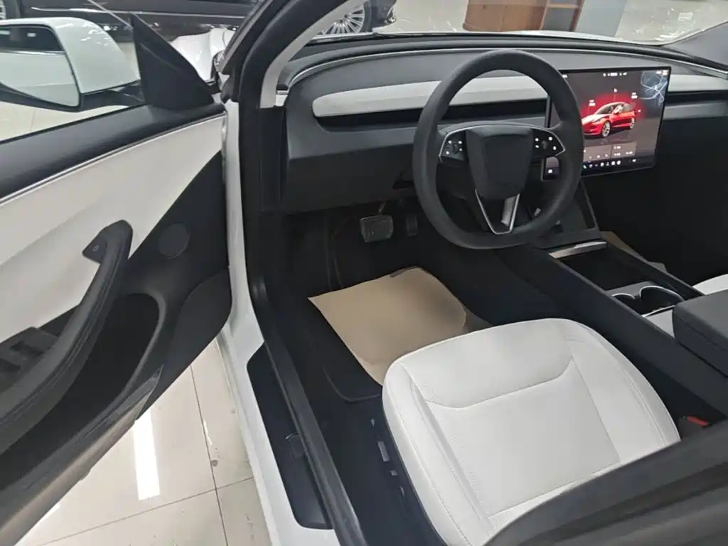 Tesla Model 3 — миниатюра 16