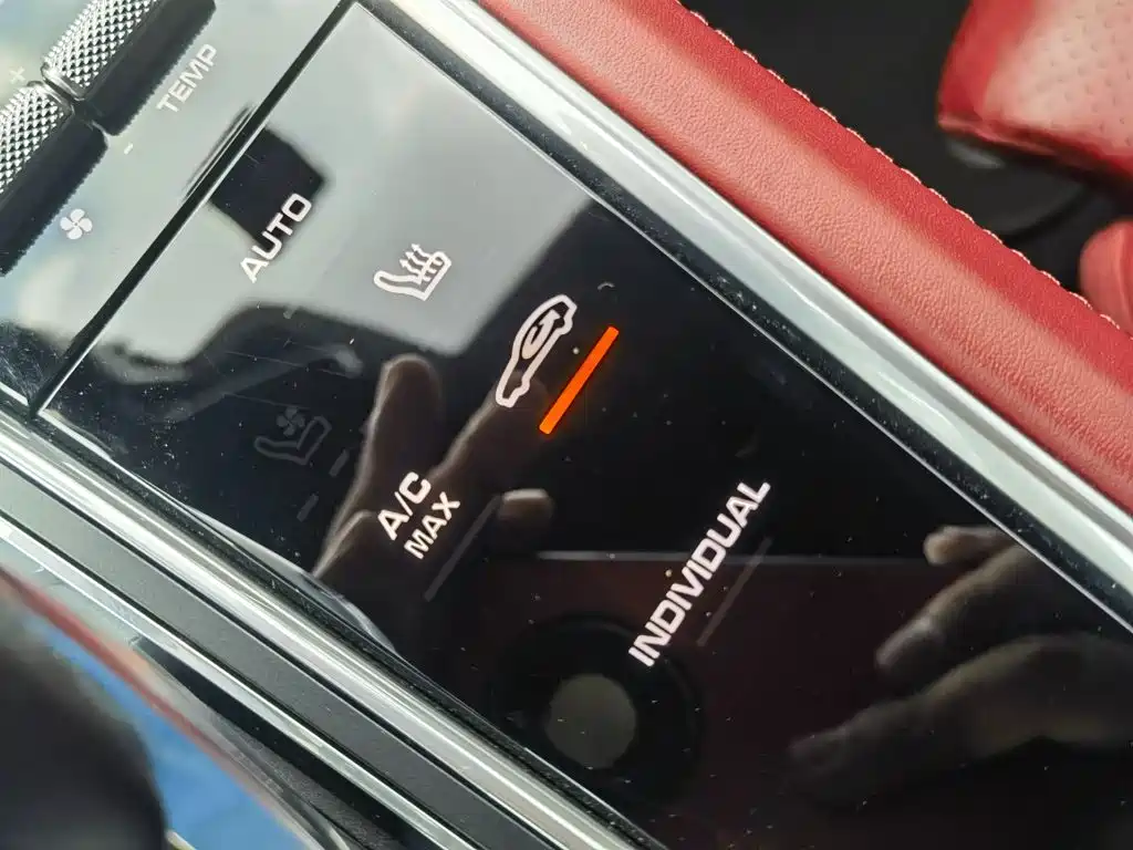 Porsche Panamera Hybrid — миниатюра 25