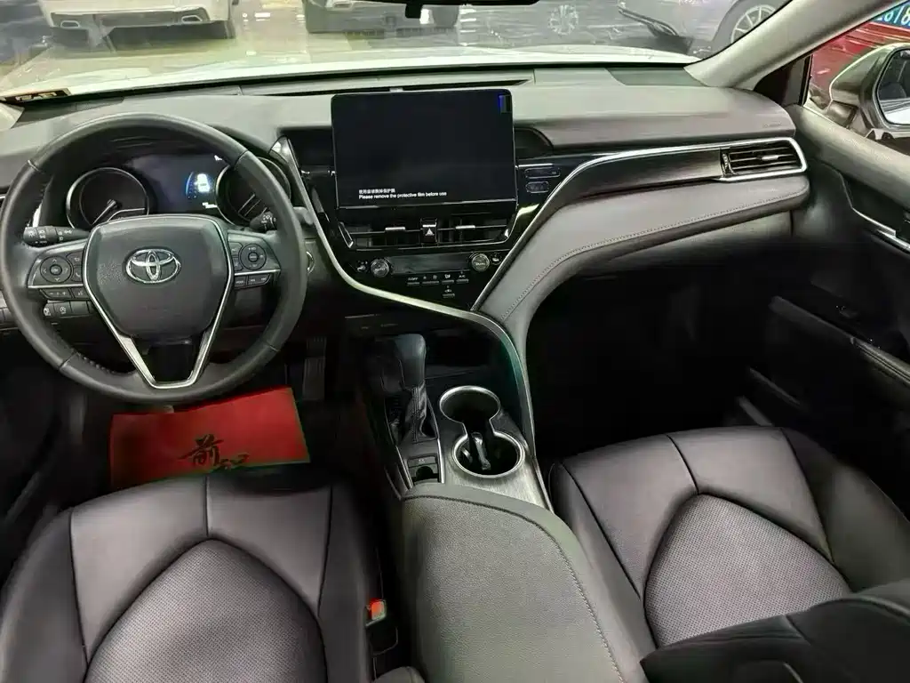Toyota Camry — миниатюра 8