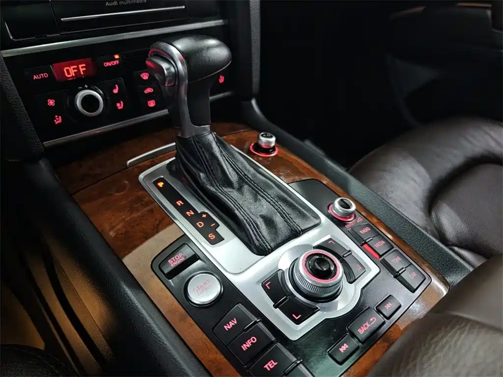 Audi Q7 — миниатюра 11