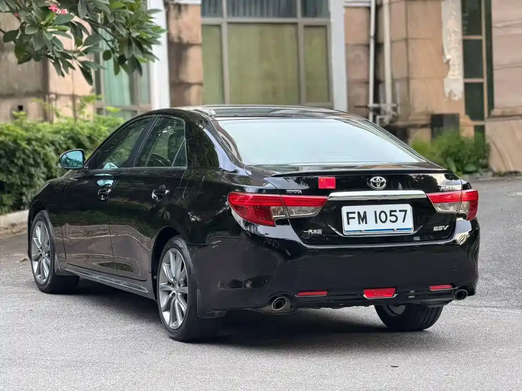 Toyota Reiz 2013 2.5V