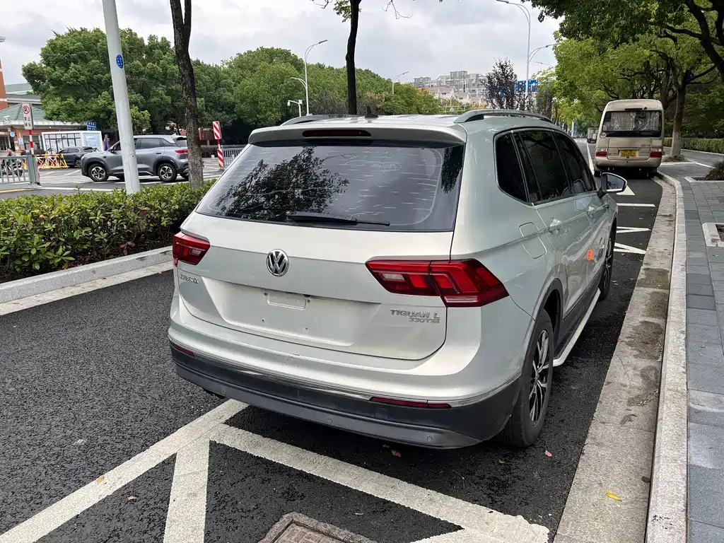 Volkswagen Tiguan L — миниатюра 7