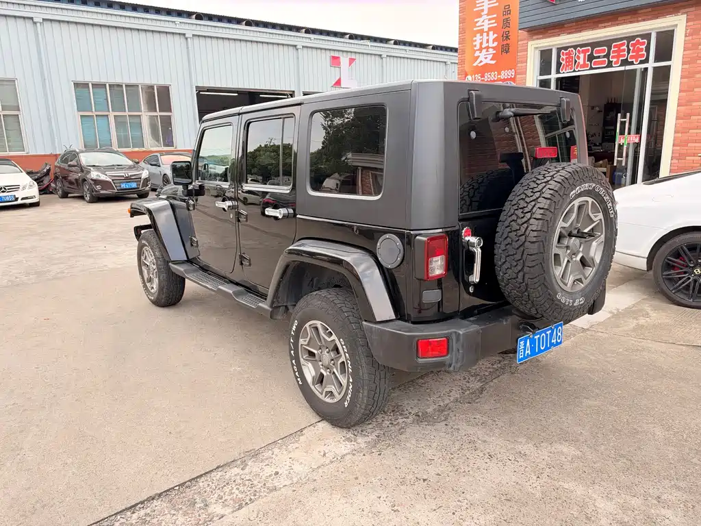 Jeep Wrangler — миниатюра 8