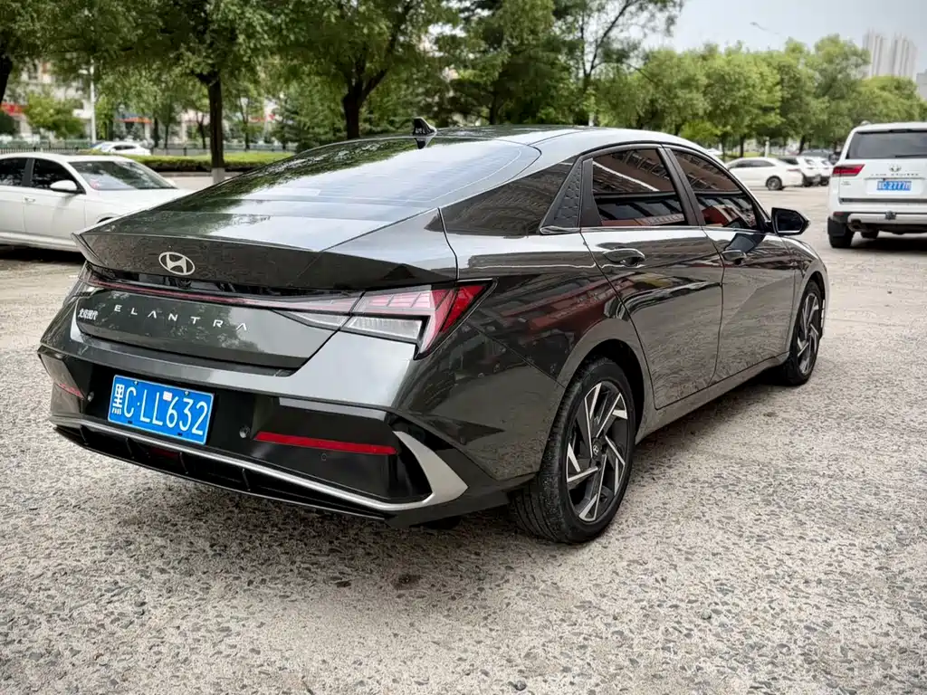 Hyundai Elantra 2023 1.5L CVT LUX Luxury