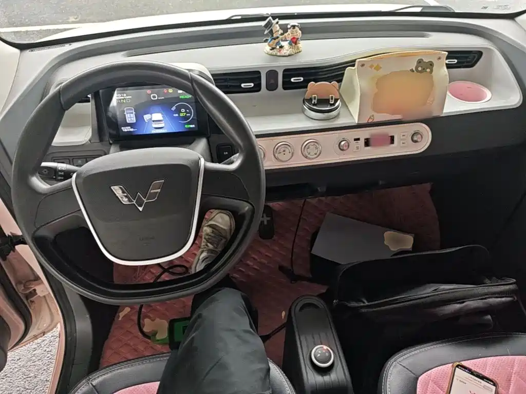 Wuling MINIEV — миниатюра 10