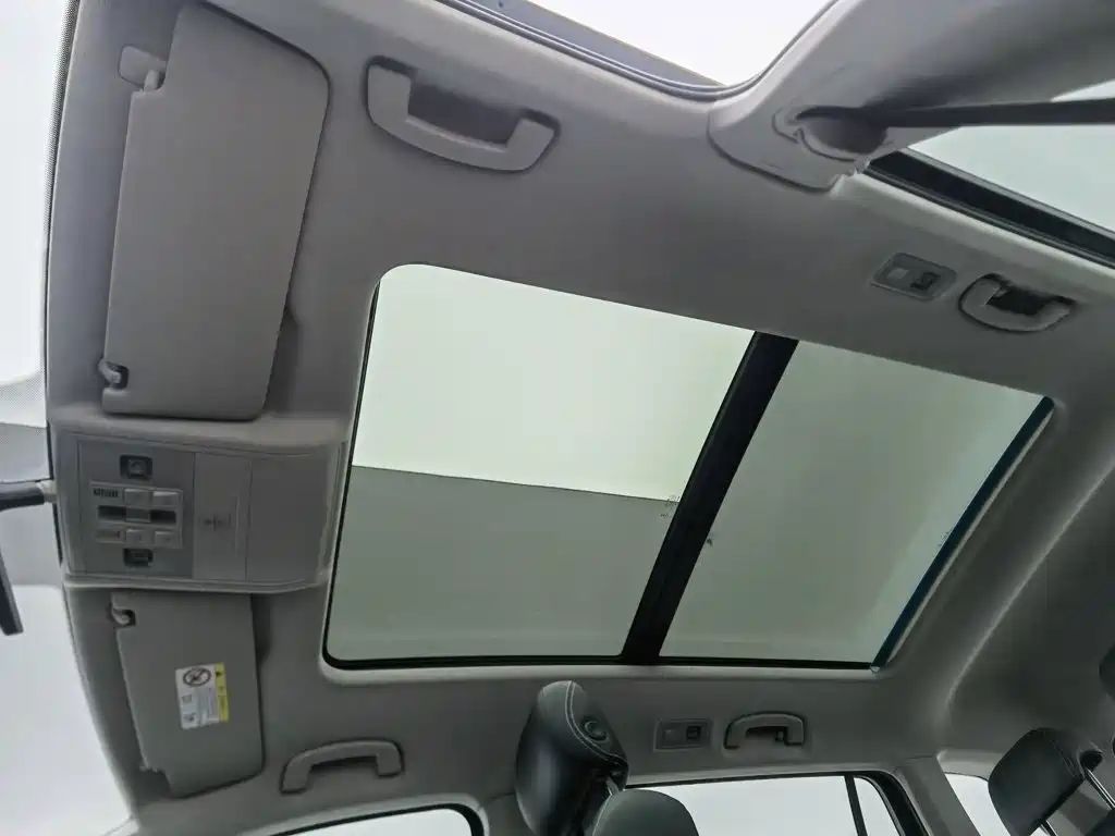 Volkswagen Tiguan L — миниатюра 14