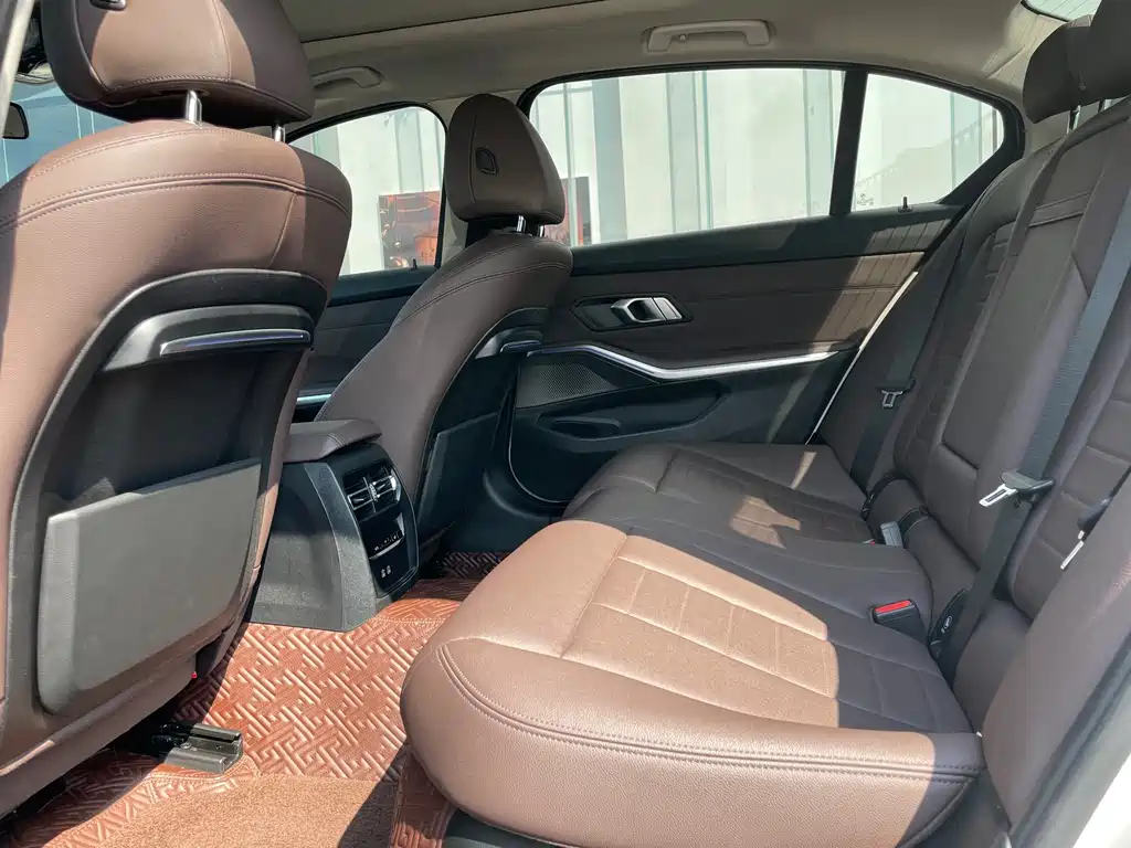 BMW 3 Series — миниатюра 8