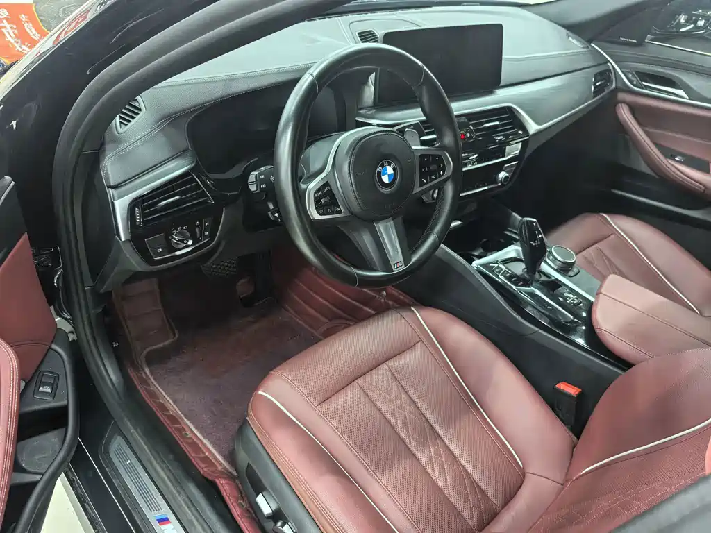 BMW 5 Series — миниатюра 7