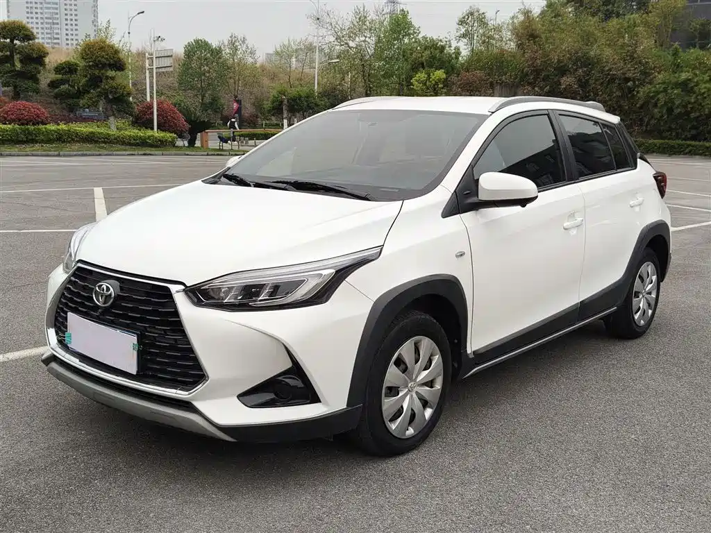 Toyota Yaris L 2022