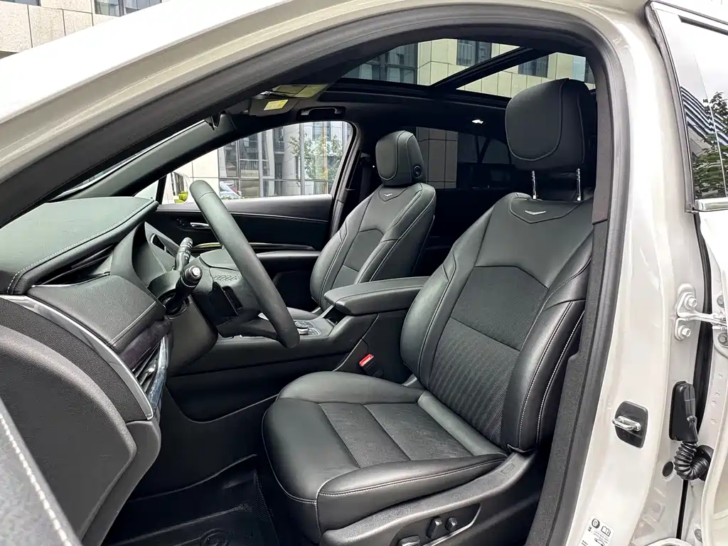 Cadillac XT4 — миниатюра 7