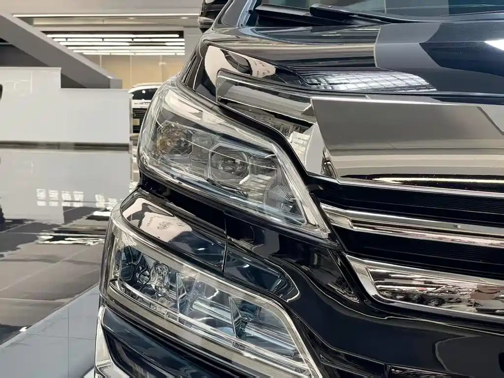 Toyota Vellfire 2020 2.5L HV Luxury