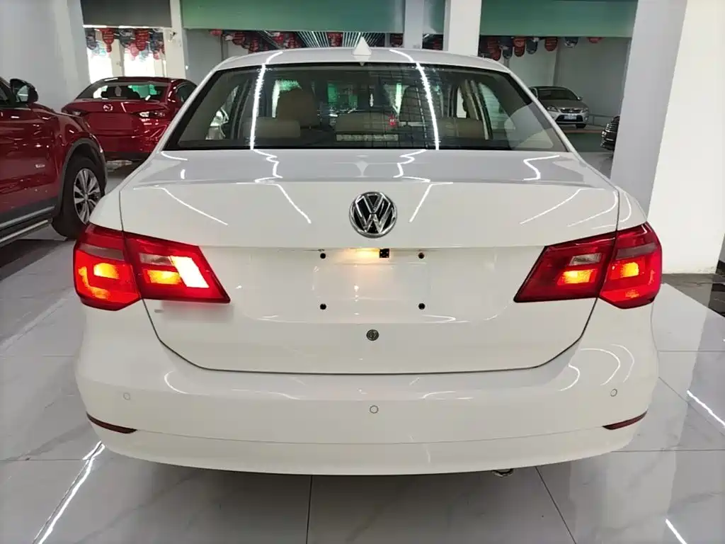 Volkswagen Jetta — миниатюра 6