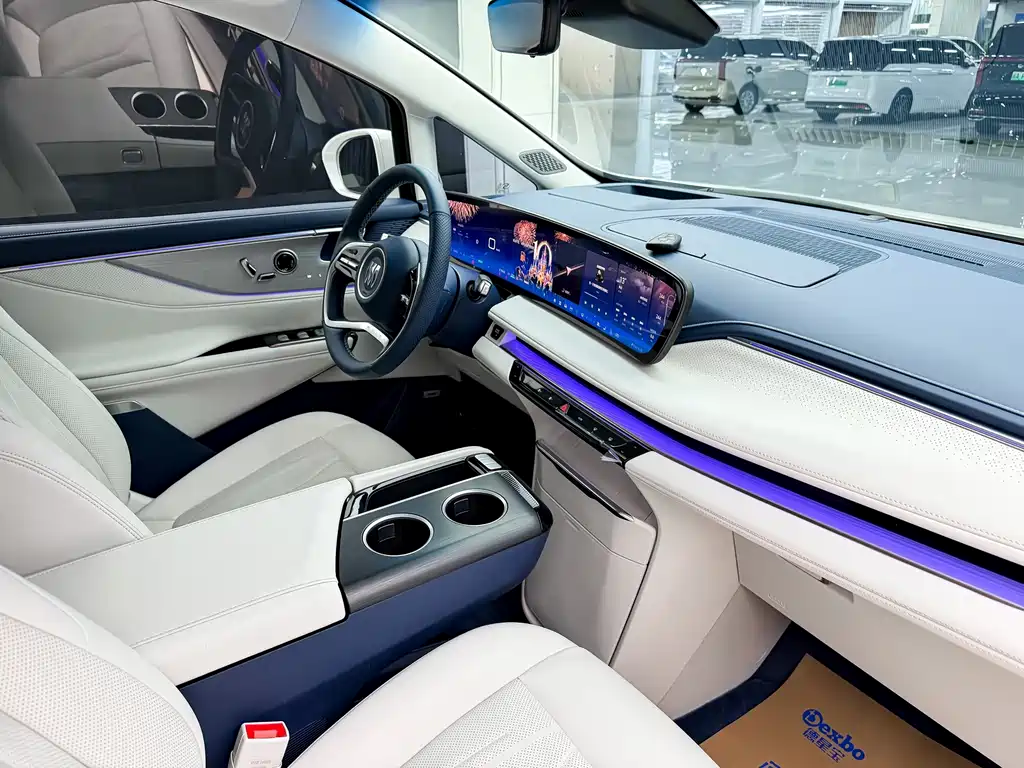 Buick GL8 Hybrid — миниатюра 16