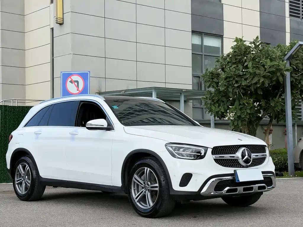 MERCEDES-BENZ GLC