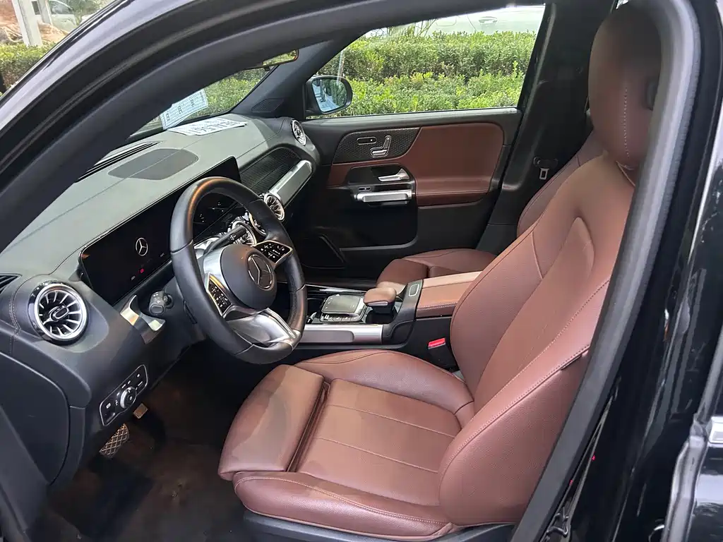 Mercedes-Benz GLB — миниатюра 8