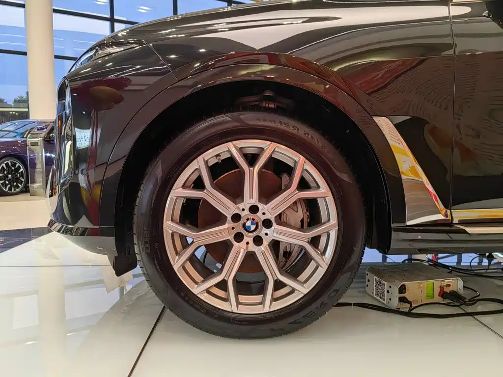 BMW X7 — миниатюра 17