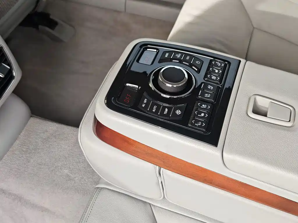 Hongqi Hongqi H7 — миниатюра 16