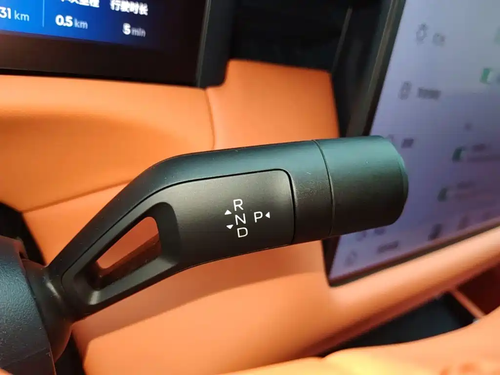 Lynk & Co 900 — миниатюра 14