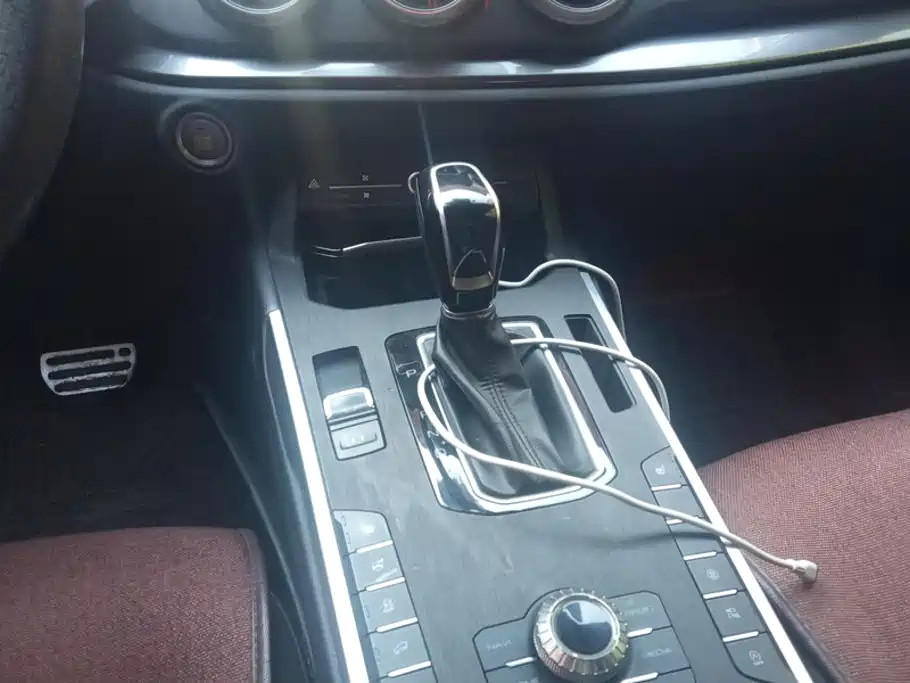 Wey Wey VV5 — миниатюра 16