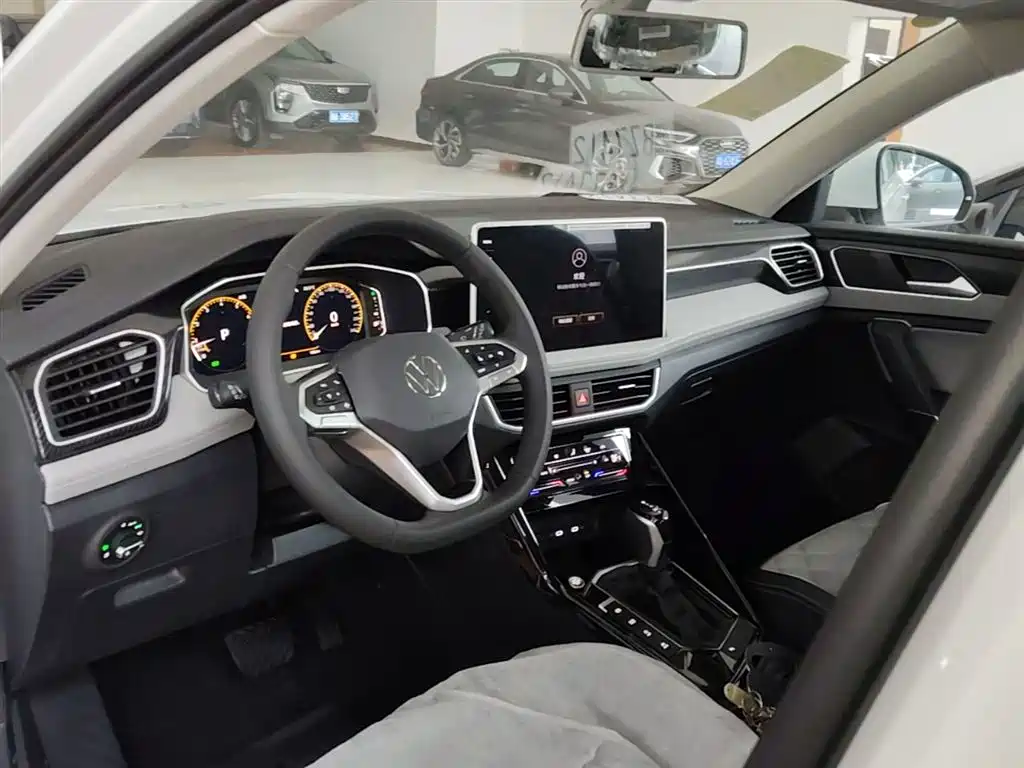 Volkswagen Tayron 2025 300TSI