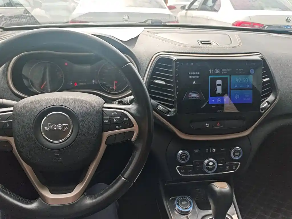 Jeep Cherokee — миниатюра 10