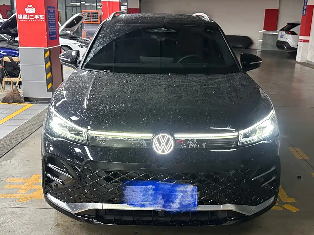 Volkswagen Tiguan L — миниатюра 2