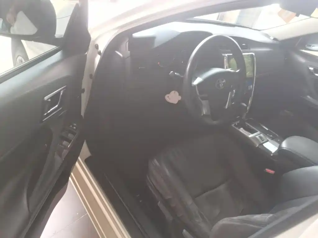 Toyota Reiz — миниатюра 12