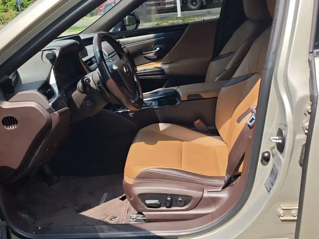 Lexus ES — миниатюра 14