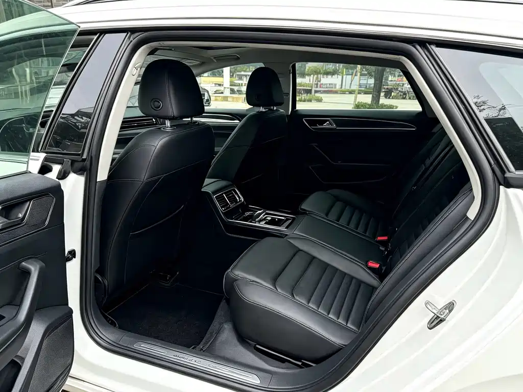 Volkswagen CC — миниатюра 8