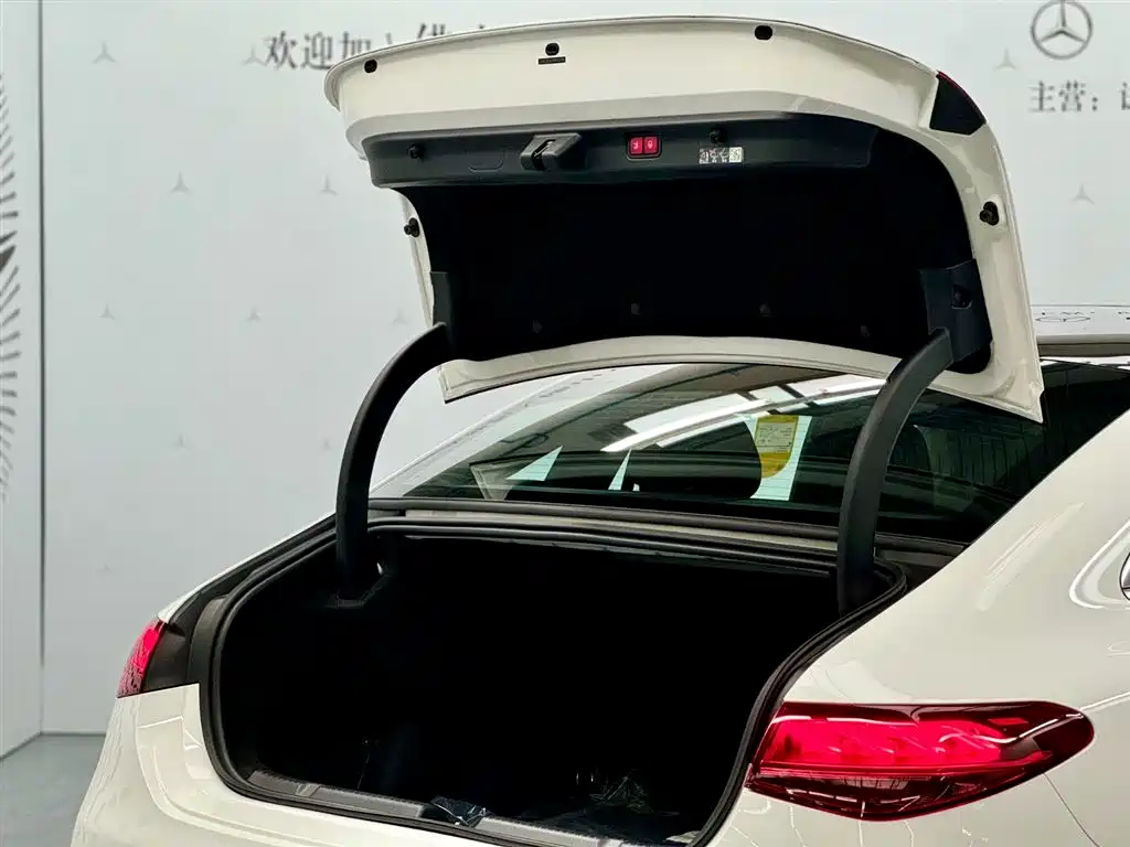 Mercedes-Benz EQE 2025 500 4MATIC