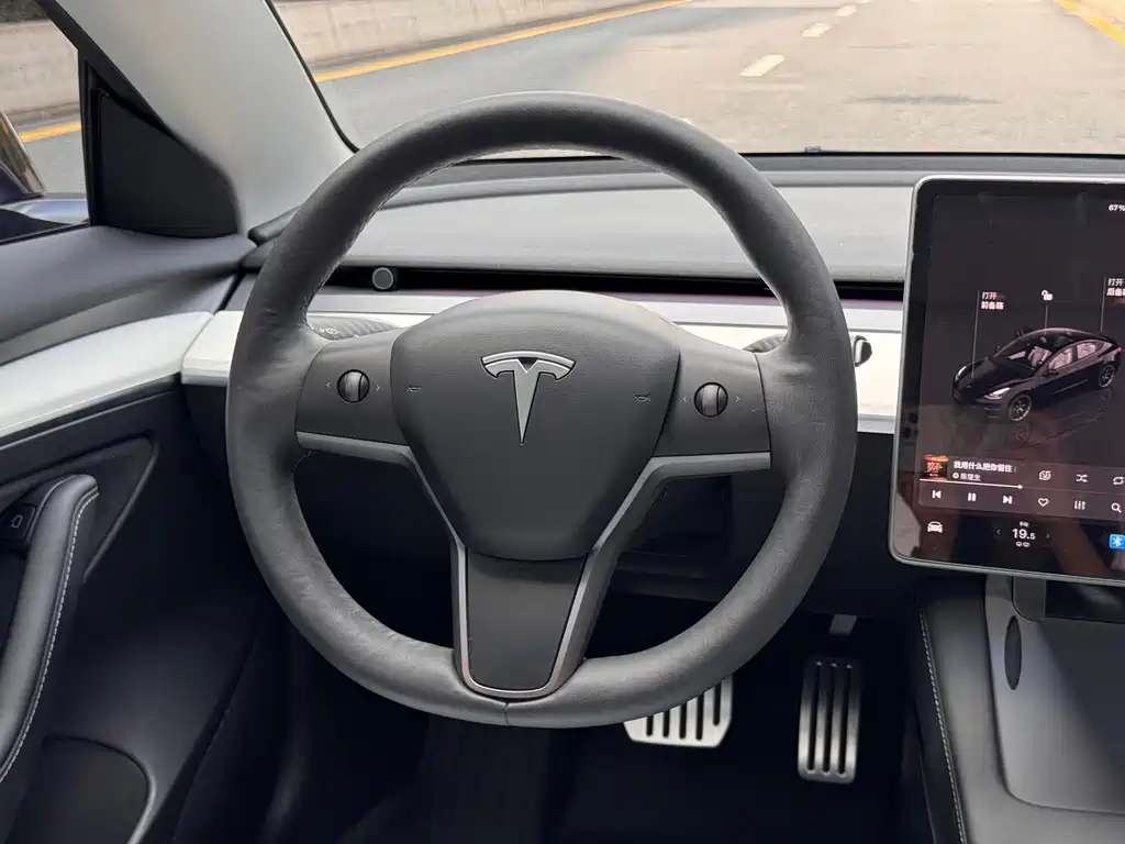 Tesla Model 3 — миниатюра 9