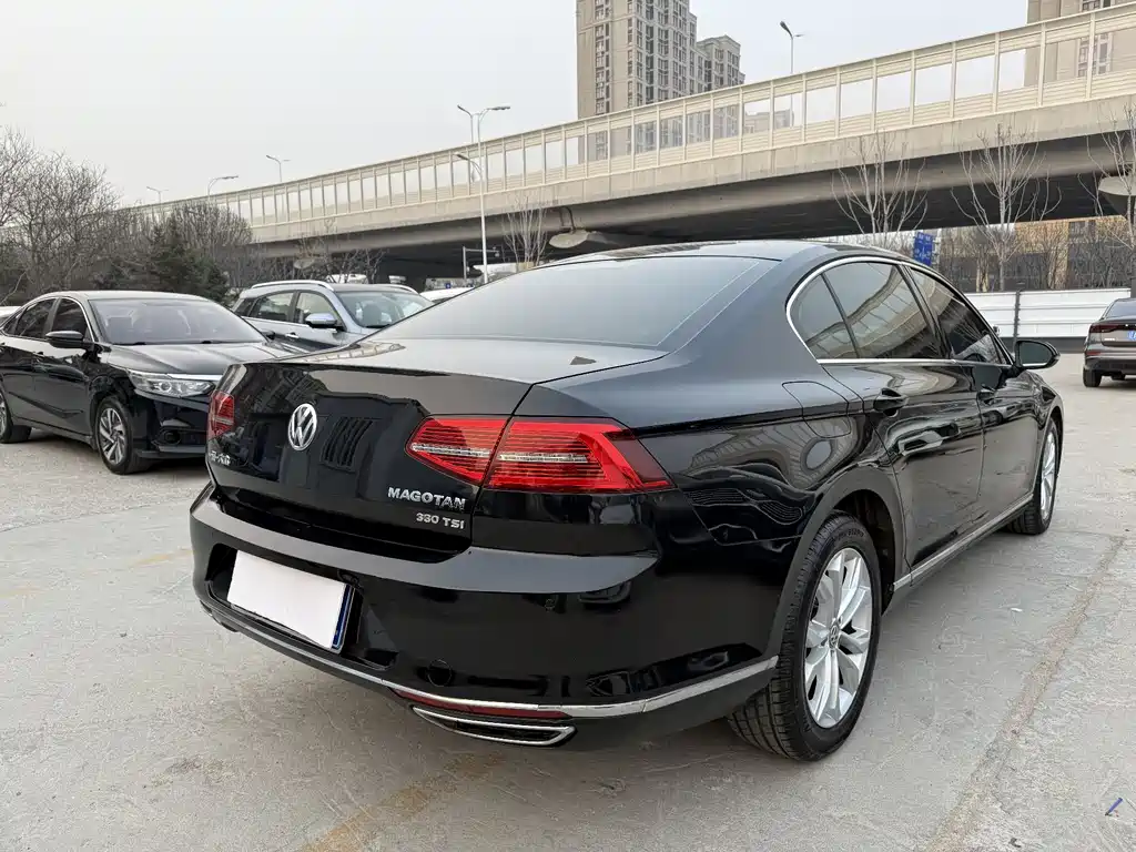 Volkswagen Magotan 2017 330TSI DSG Lead