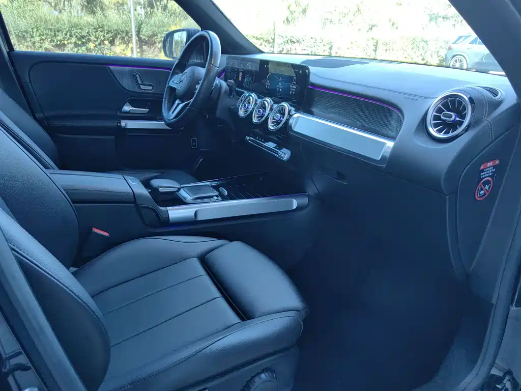 Mercedes-Benz GLB — миниатюра 12