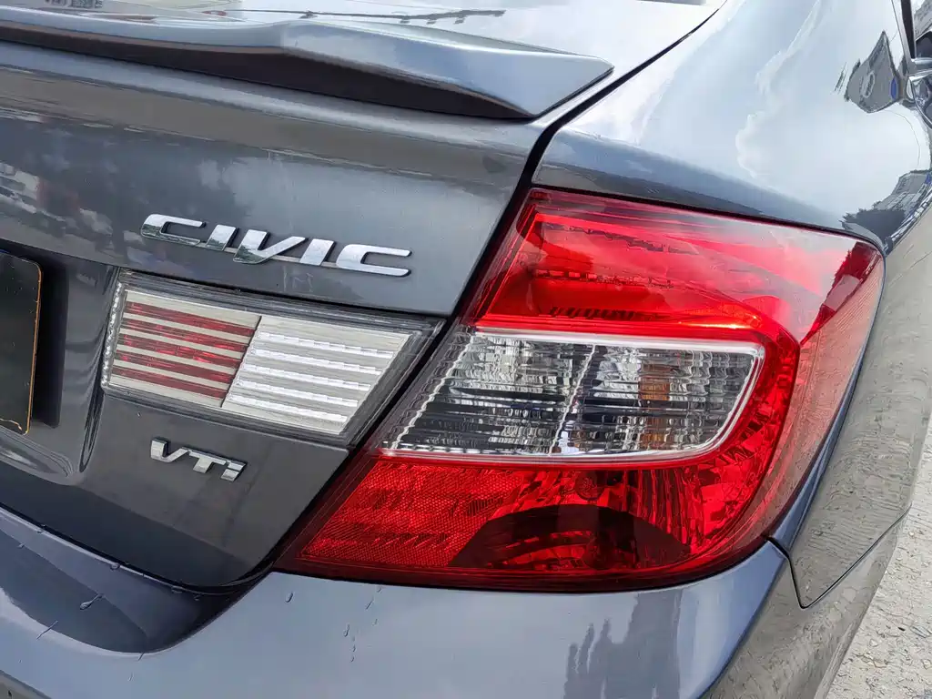 Honda Civic — миниатюра 10