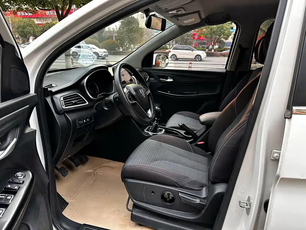 Baojun 730 1.5L Manual Fashion Type 7 seats China V, фото 4