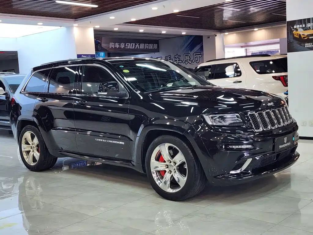 Jeep Grand Cherokee SRT — миниатюра 3