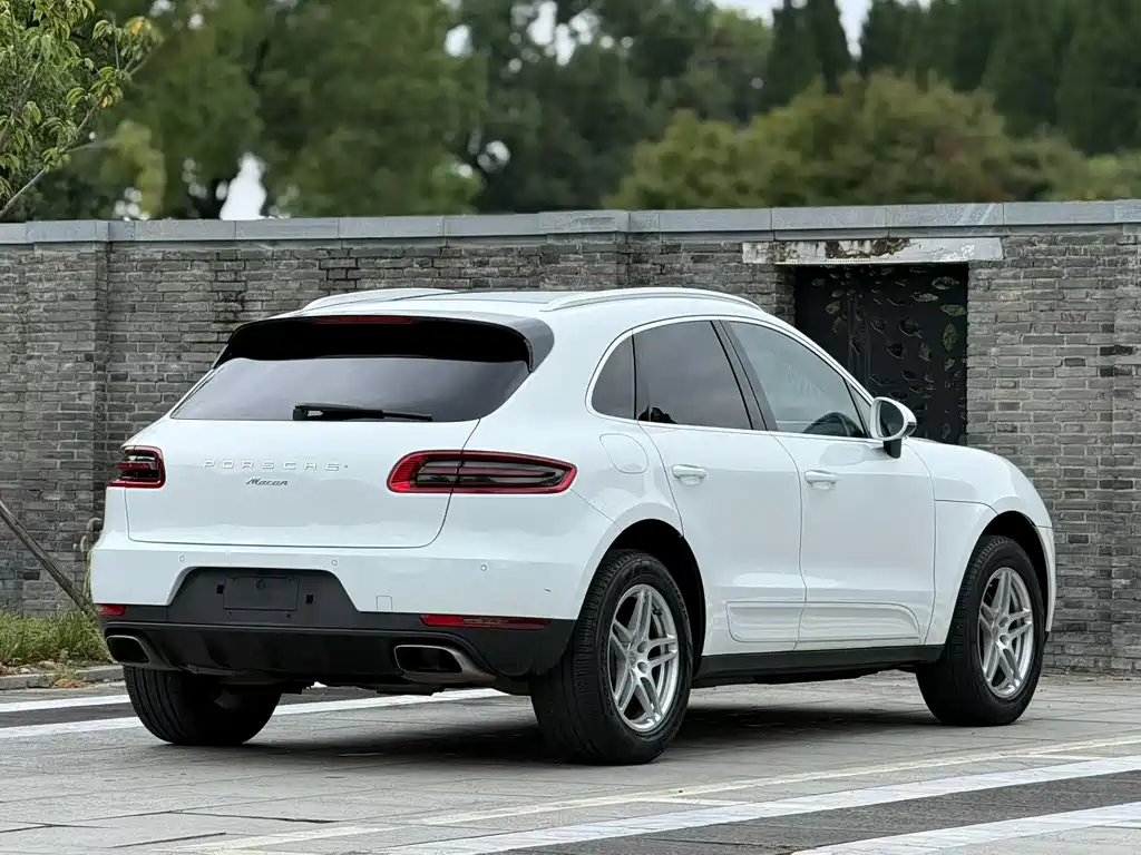 Porsche Macan — миниатюра 4