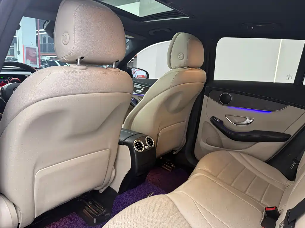 Mercedes-Benz EQC — миниатюра 12