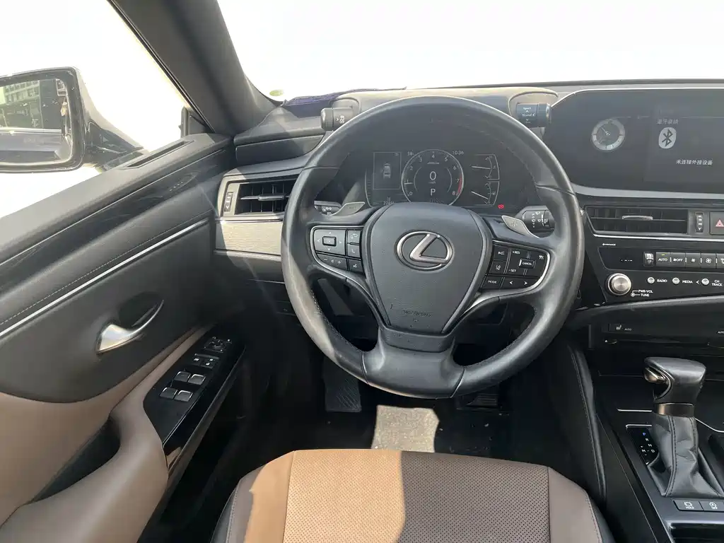 Lexus ES — миниатюра 5