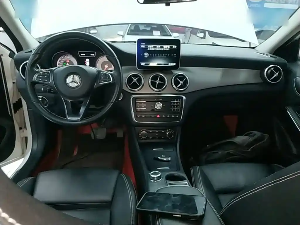 Mercedes-Benz GLA — миниатюра 10